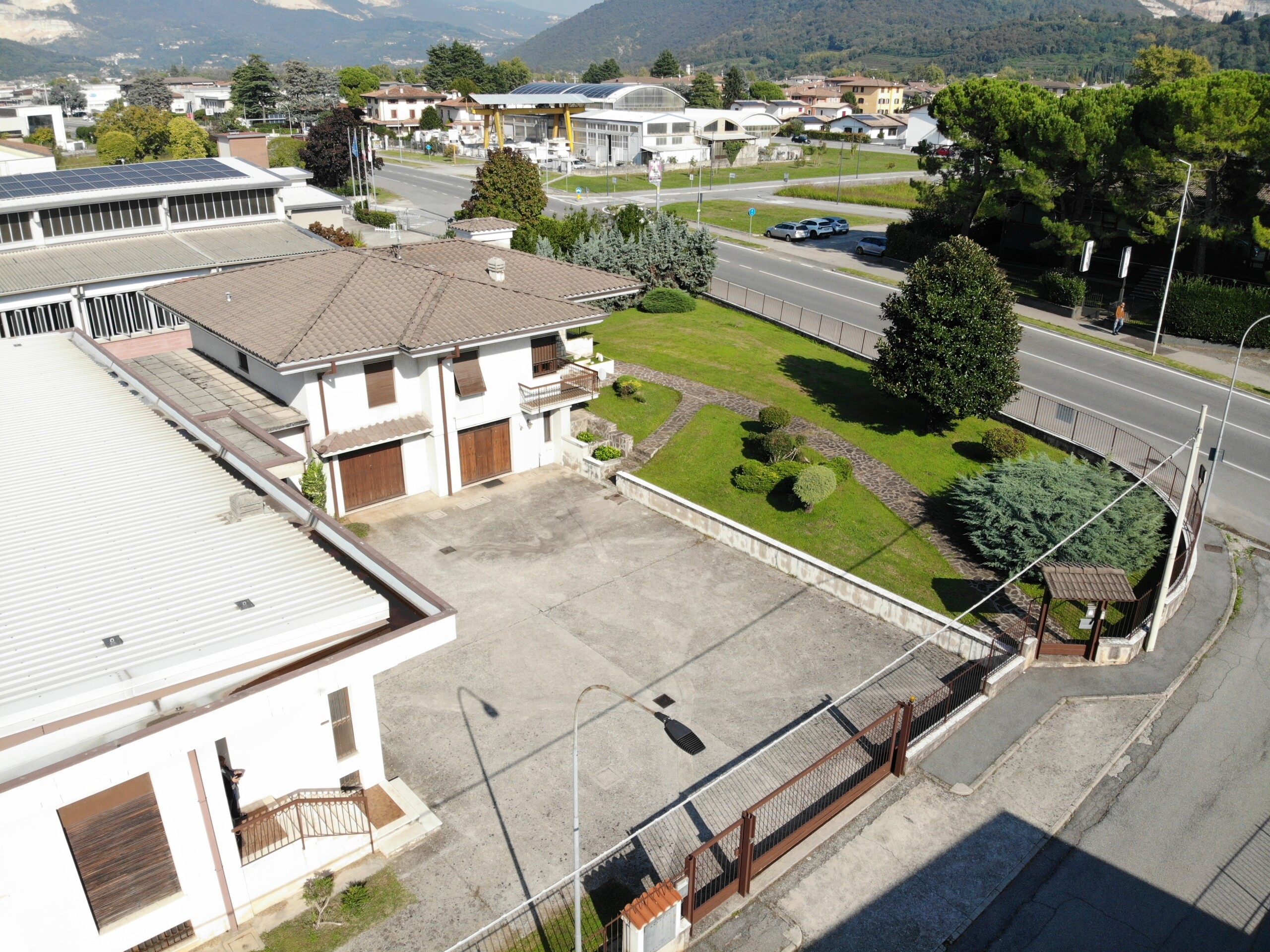 Capannone / Fondo Industriale/Artigianale a Rezzato - 3595-13