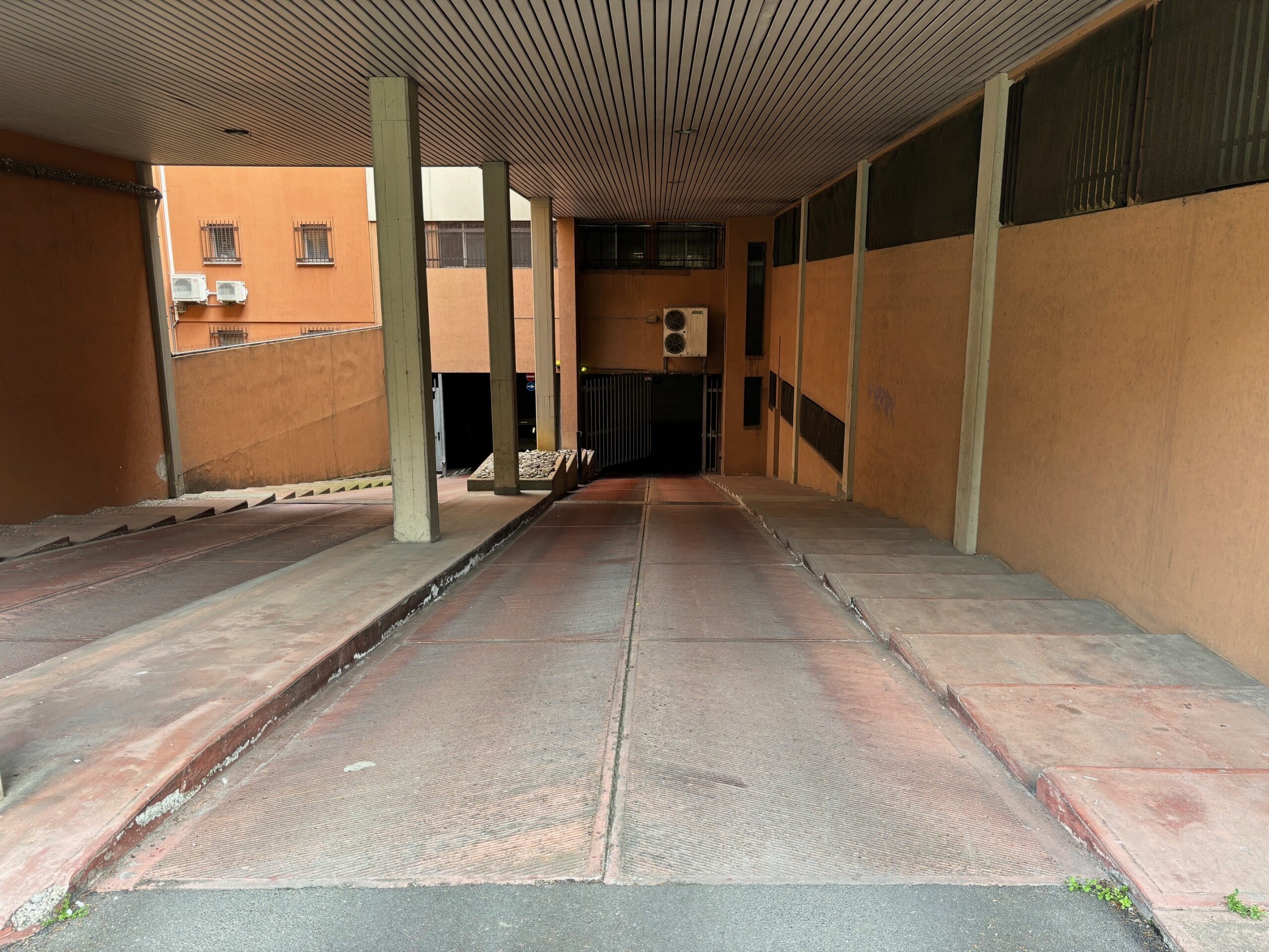 Garage / Posto Auto Singolo a Brescia - 3602-7