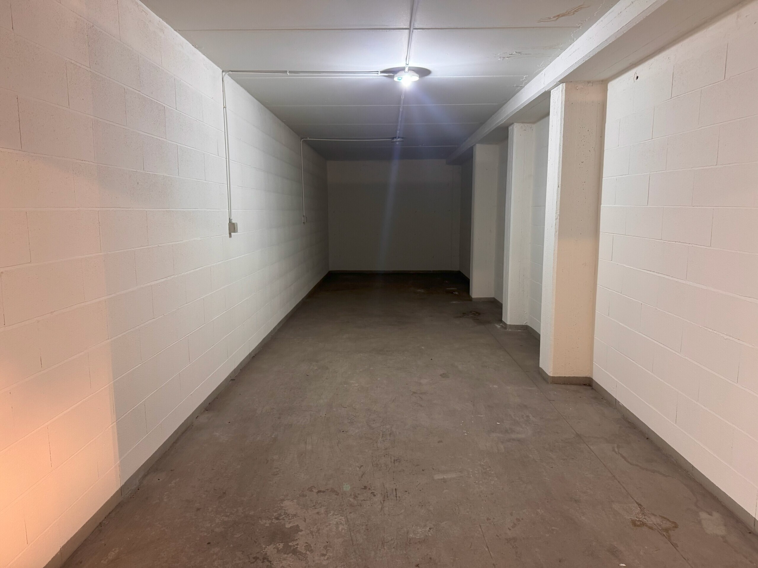 Garage / Posto Auto Doppio a Brescia - 3660-8