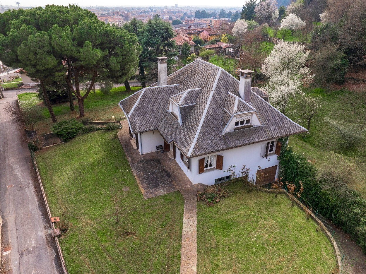 Villa Singola Pentalocale a Brescia - 3757-4